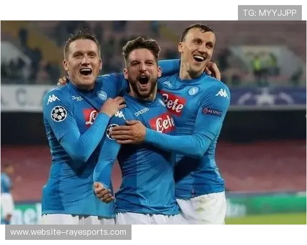 那不勒斯逆转热那亚保持意甲榜首位置 展现强大逆袭实力